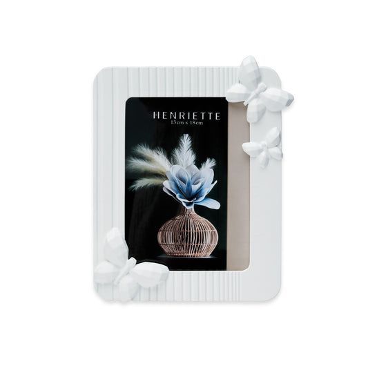 CORNICE FARFALLINE HENRIETTE | in resina vari colori | varie misure