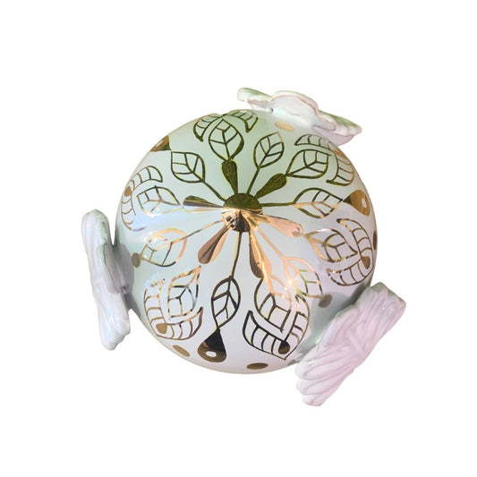 DEMETRA | Pumo a tre foglie con decoro in oro zecchino