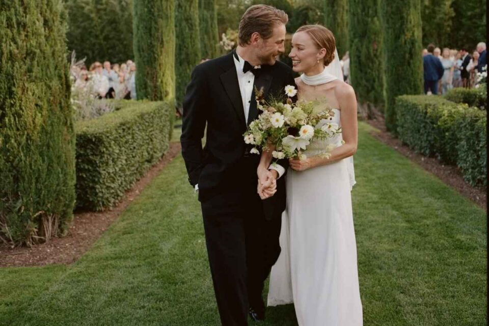 Phoebe Dynevor sposa in Provenza: la lezione di stile del matrimonio segreto