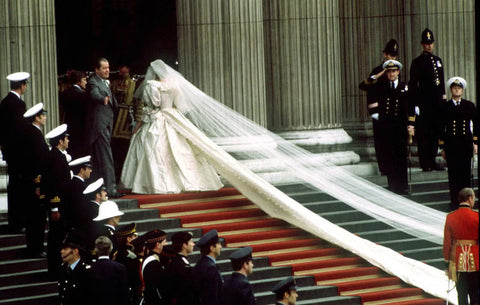 Il velo di Diana 45 anni dopo: la bomboniera come memoria del matrimonio